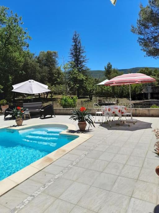 Villa Le Bosquet En Luberon. Ménerbes Exterior foto